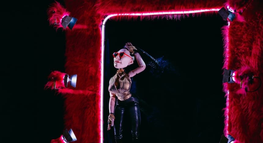 Cabaret Love - HEN